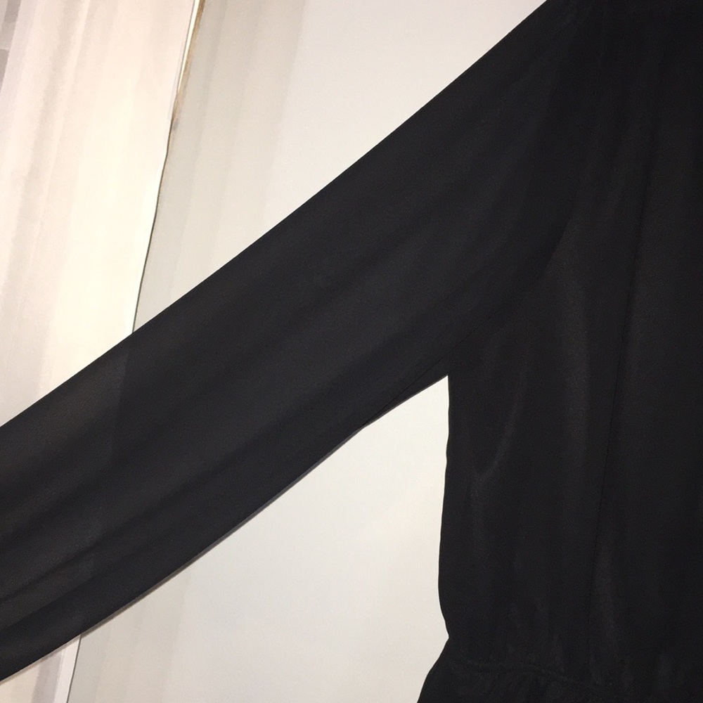 Express shorts romper - Picture 2 of 6